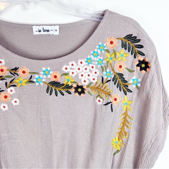 Embroidered Floral Short Sleeve Shirt Top Crop Smocked Hem Boho Medium Cottage - Picture 2 of 8